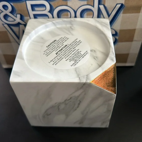 Bath & body works 3 wick candle holder - Picture 5 of 5